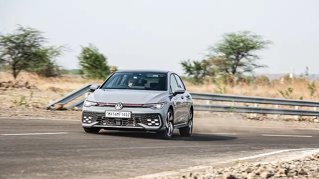 Volkswagen Golf GTI Right Front Three Quarter
